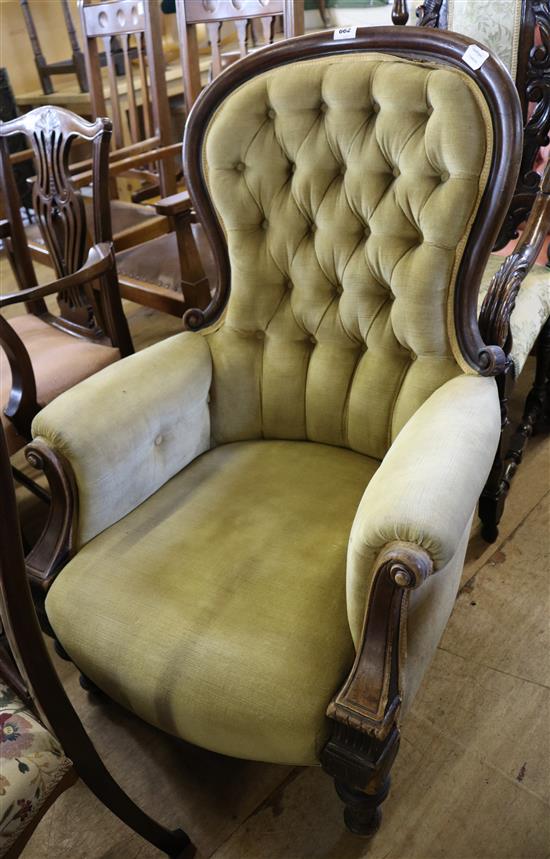 Victorian buttonback armchair, green upholstery(-)